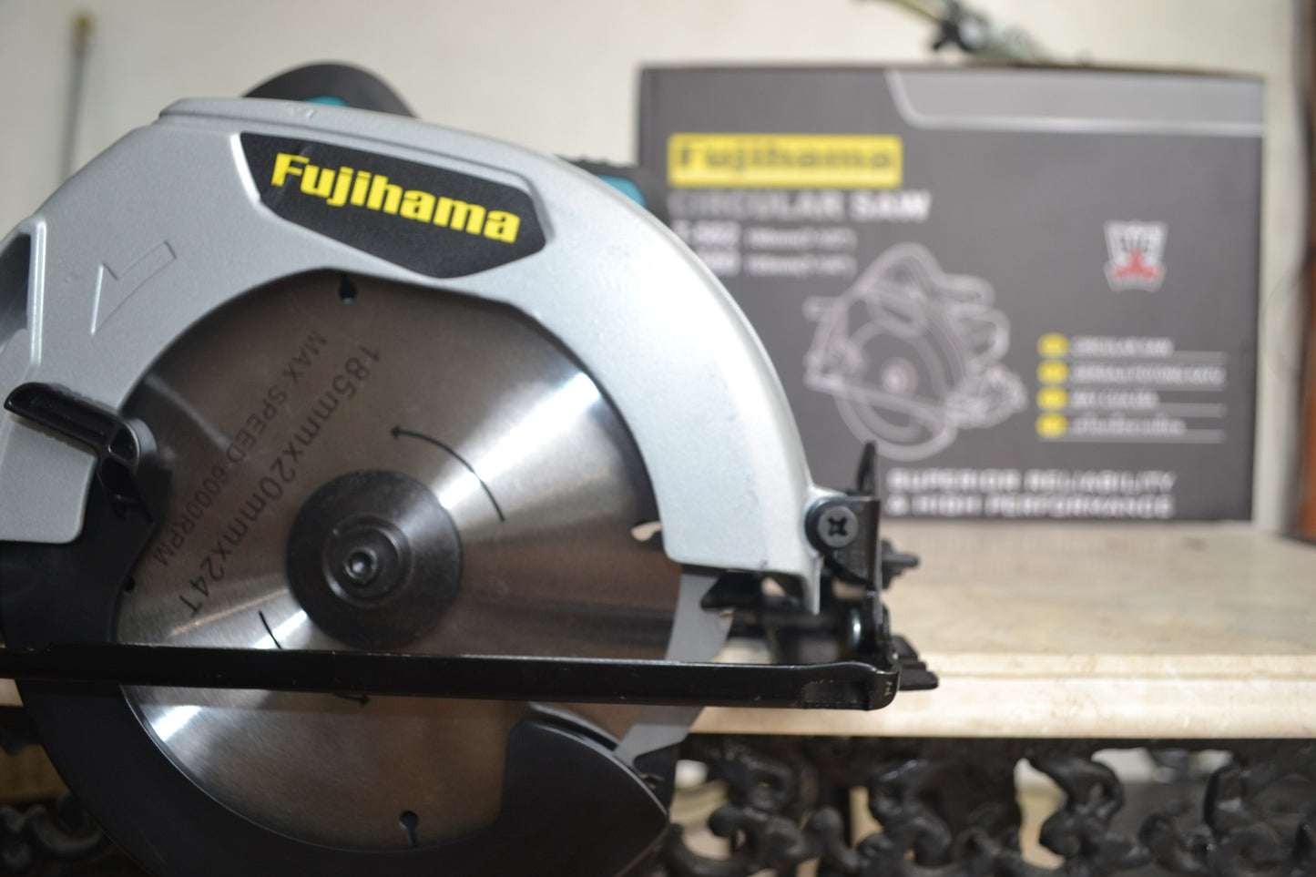 Fujihama Circular Saw T-582 with blade 190mm ( 7 *1/2")